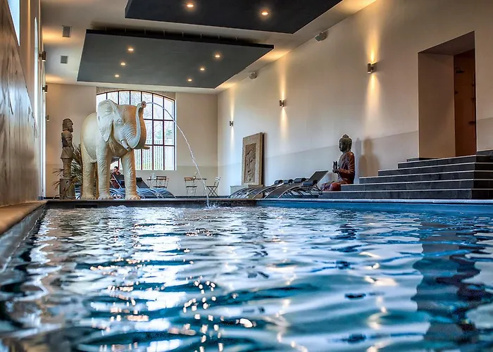 The Originals Le Château De Poitiers Hotel