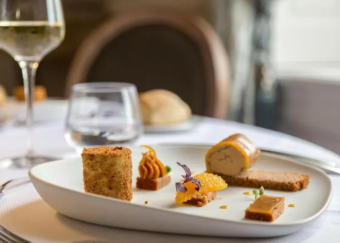 Hotel The Originals Le Chateau De Poitiers 3*