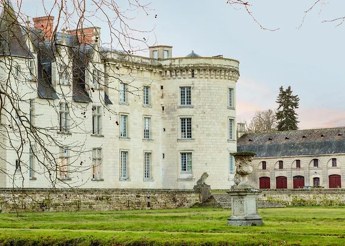 The Originals Le Château De Poitiers Hotel