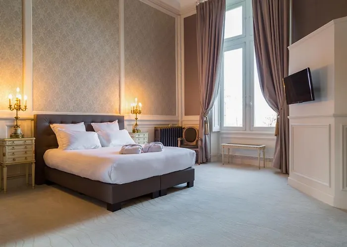 The Originals Le Chateau De Poitiers Hotel